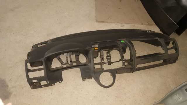 Volkswagen Transporter 2004-2010 Çıkma Yedek Ön Gögüs